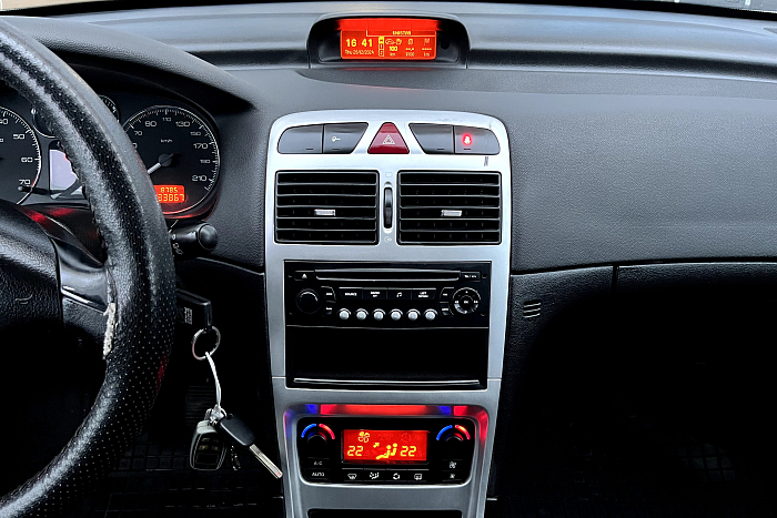 Peugeot 307, Бензин, 1.6, Механическая, Передний привод, Универсал - 13