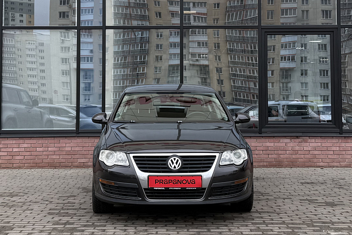 Volkswagen Passat, Бензин, 1.6, Механическая, Передний привод, Седан - 1