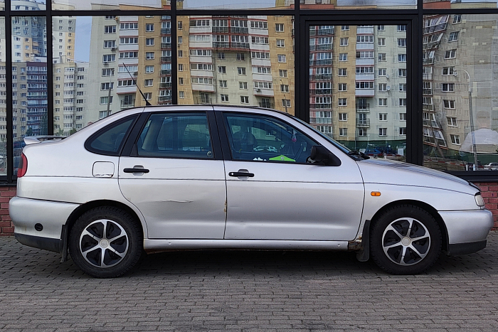 SEAT Cordoba, Газ-бензин, 1.6, Механическая, Передний привод, Седан - 3