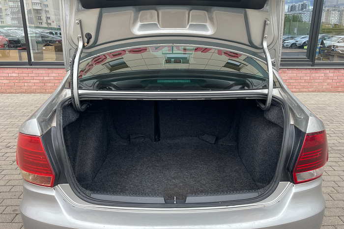 Volkswagen  Polo, Бензин, 1.6, Автомат, Передний привод, Седан - 23