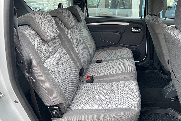 Lada Largus, Бензин, 1.6, Механическая, Передний привод, Универсал - 12