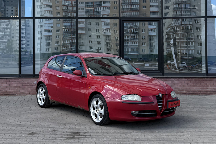 Alfa Romeo 147, Бензин, 1.6, Механическая, Передний привод, Хэтчбек - 2