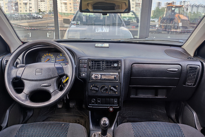 SEAT Cordoba, Газ-бензин, 1.6, Механическая, Передний привод, Седан - 8
