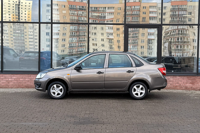 Lada  Granta , 1.6, Автомат, Передний привод, Седан - 3