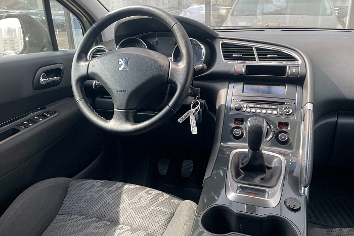 Peugeot 3008 , Бензин, 1.6, Механическая, Передний привод, Универсал - 9
