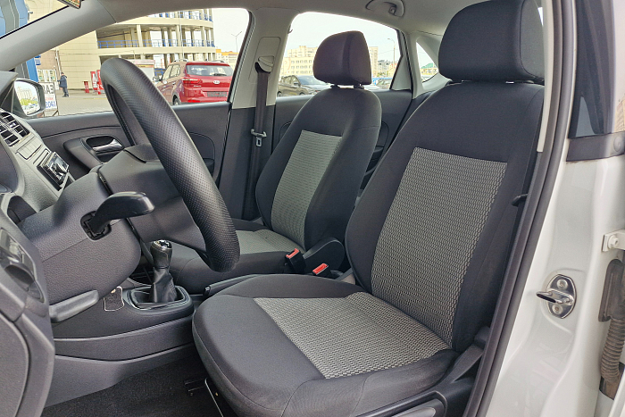 Volkswagen Polo Sedan, Бензин, 1.6, Механическая, Передний привод, Седан - 10