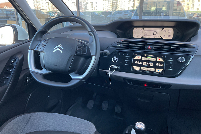 Citroen  C4 Grand Picasso, Дизель, 1.6, Механическая, Передний привод, Минивэн - 9