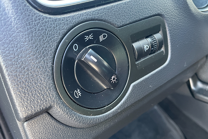 Volkswagen Polo, Бензин, 1.6, Автомат, Передний привод, Седан - 21