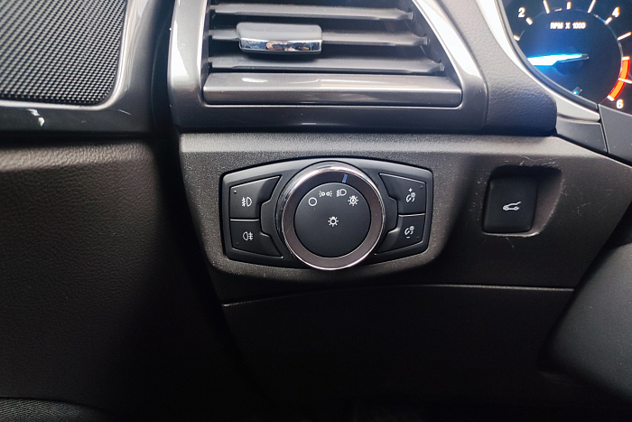 Ford Mondeo, Бензин, 2.0, Автомат, Передний привод, Универсал - 24