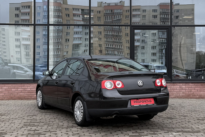 Volkswagen Passat, Бензин, 1.6, Механическая, Передний привод, Седан - 6