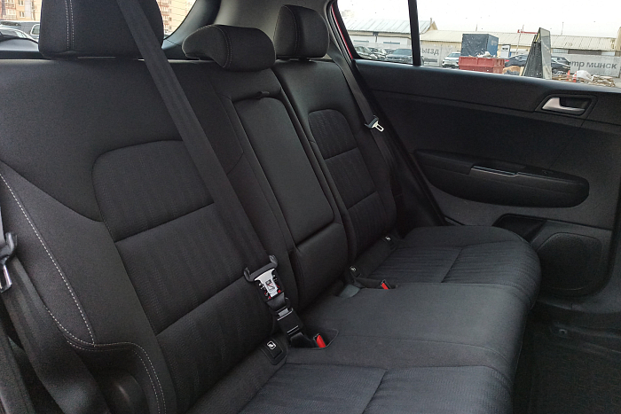 Kia  Sportage , Бензин, 1.6, Механическая, Передний привод, Внедорожник - 12