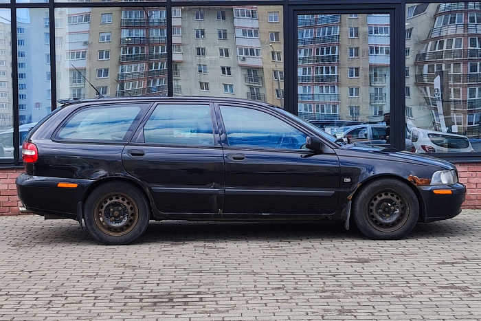 Volvo V40, Бензин, 2.0, Автомат, Передний привод, Универсал - 3