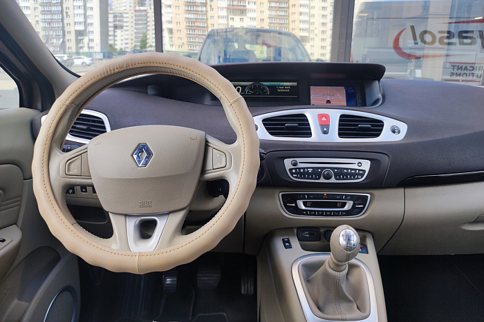 Renault Scenic, Дизель, 1.5, Механическая, Передний привод, Минивэн - 9