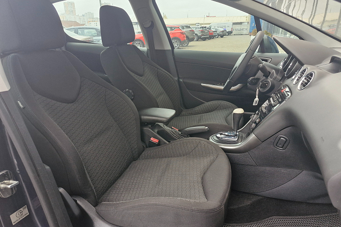 Peugeot 308, Бензин, 1.6, Автомат, Передний привод, Хэтчбек - 11