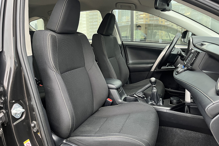 Toyota Rav4, Дизель, 2.0, Механическая, Передний привод, Внедорожник - 9