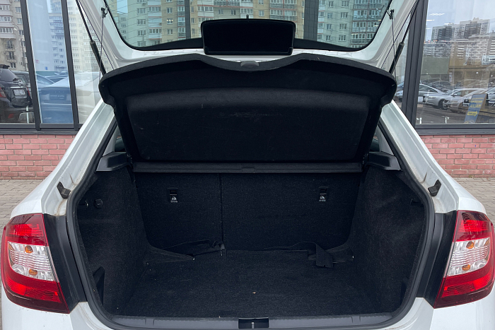 Skoda Rapid, Бензин, 1.6, Механическая, Передний привод, Лифтбэк - 20