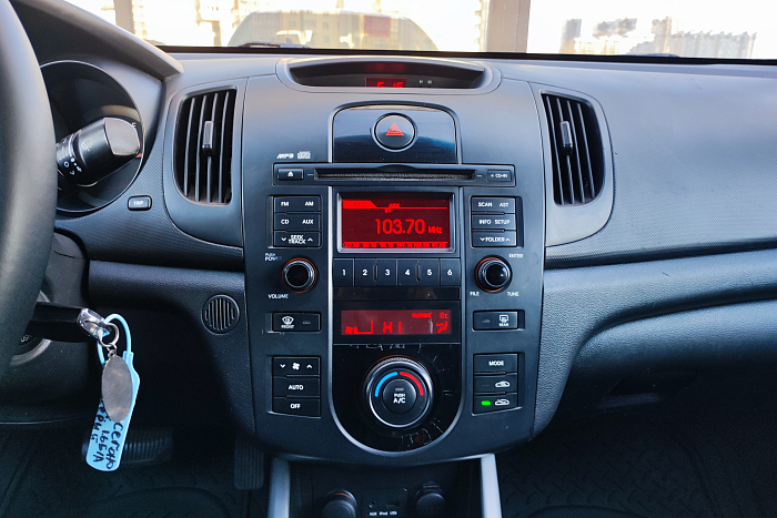 Kia Cerato, Бензин, 1.6, Автомат, Передний привод, Седан - 15