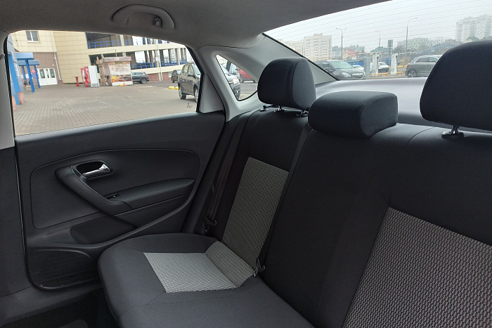 Volkswagen Polo, Бензин, 1.6, Механическая, Передний привод, Седан - 12