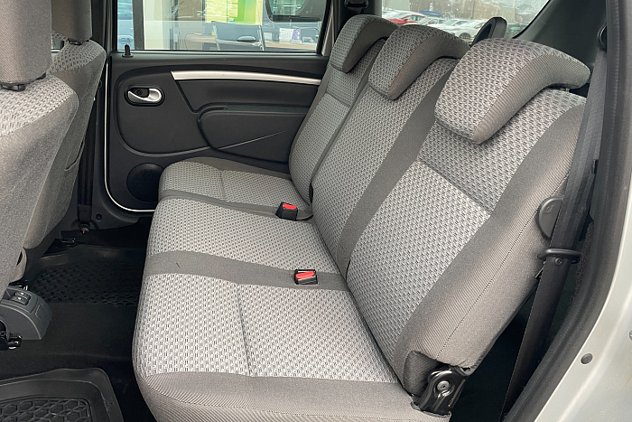 Lada Largus, Бензин, 1.6, Механическая, Передний привод, Универсал - 13