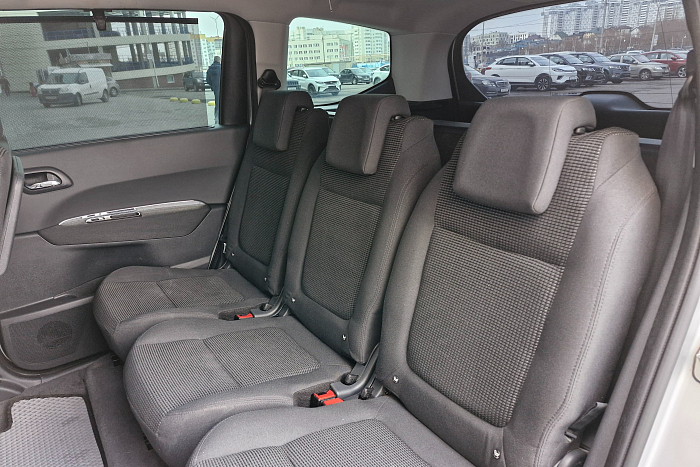 Peugeot 5008, Дизель, 1.6, Механическая, Передний привод, Минивэн - 12
