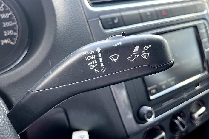 Volkswagen Polo Sedan, Бензин, 1.6, Автомат, Передний привод, Седан - 18