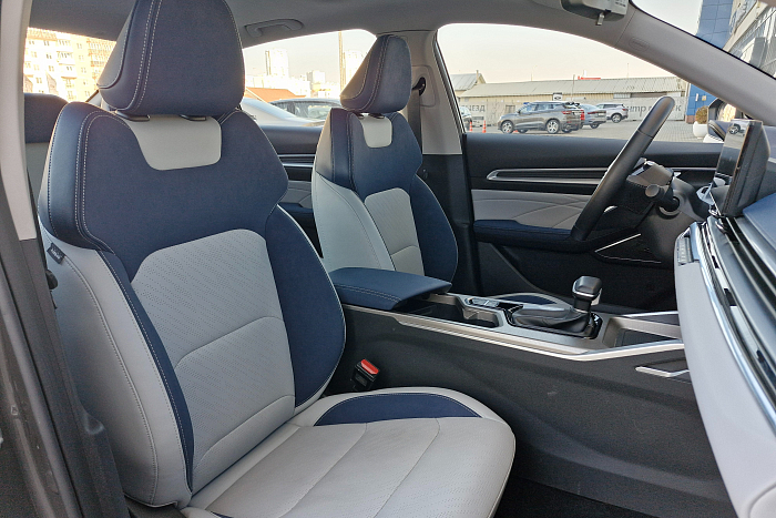 Geely Emgrand, Бензин, 1.5, Вариатор, Передний привод, Седан - 11