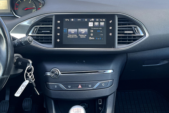 Peugeot 308, Дизель, 1.6, Механическая, Передний привод, Универсал - 13