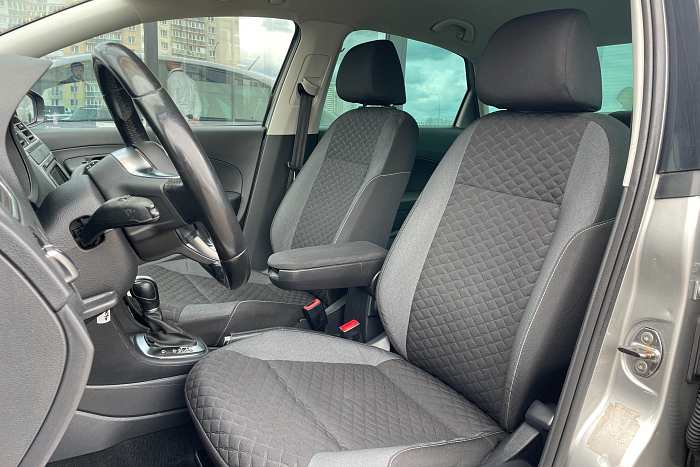 Volkswagen  Polo, Бензин, 1.6, Автомат, Передний привод, Седан - 10