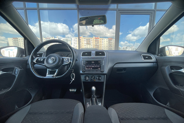 Volkswagen Polo, Бензин, 1.6, Автомат, Передний привод, Седан - 8